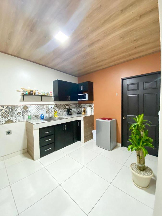 Pura Vida Apartment. 5 Min From Airport Алахуела Екстер'єр фото