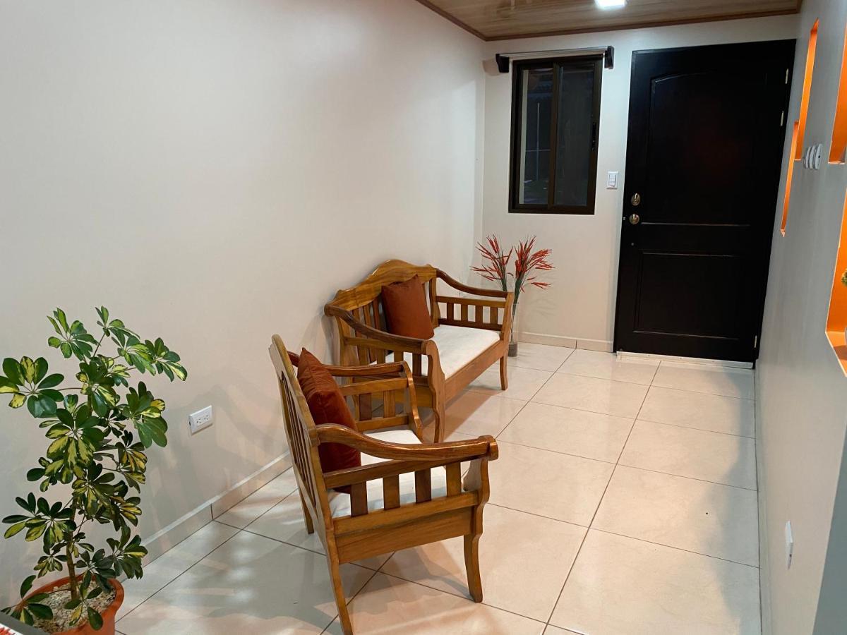 Pura Vida Apartment. 5 Min From Airport Алахуела Екстер'єр фото