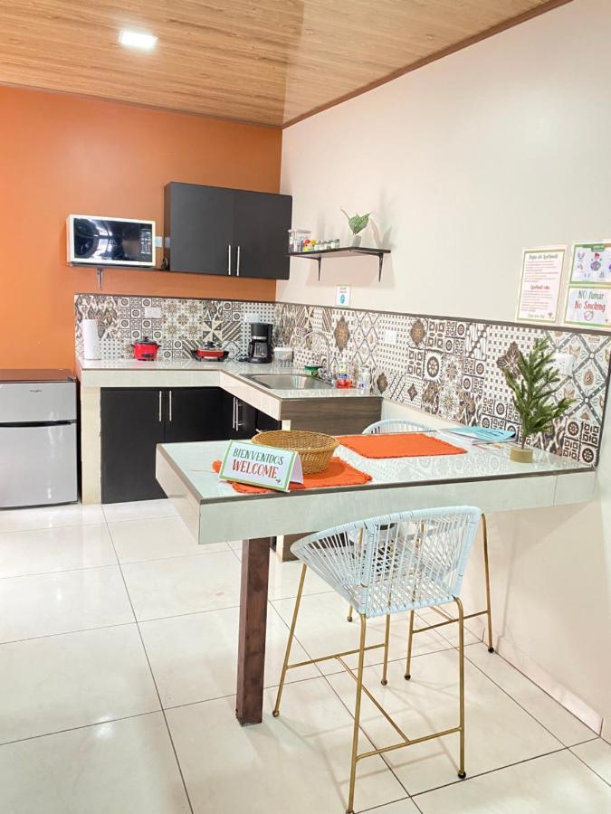 Pura Vida Apartment. 5 Min From Airport Алахуела Екстер'єр фото